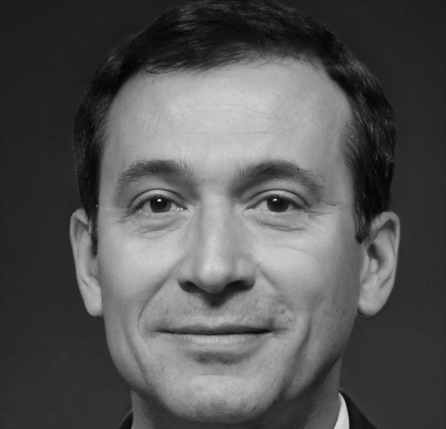 Portrait de Thomas Dubois, conseiller financier senior